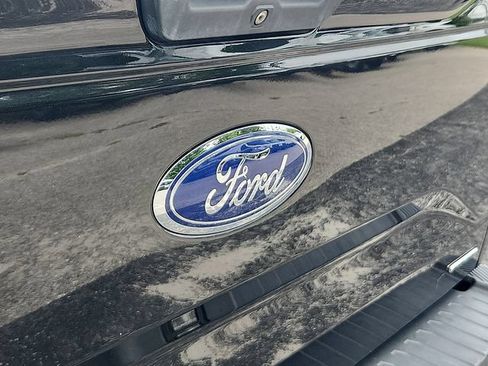 Used 2015 Ford F150 XLT w/ Equipment Group 302A Luxury AWD/4WD image 4