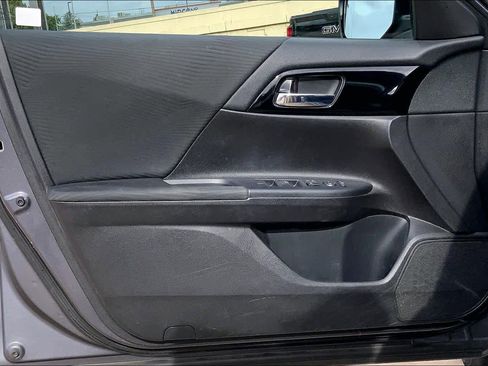 Used 2016 Honda Accord LX image 21