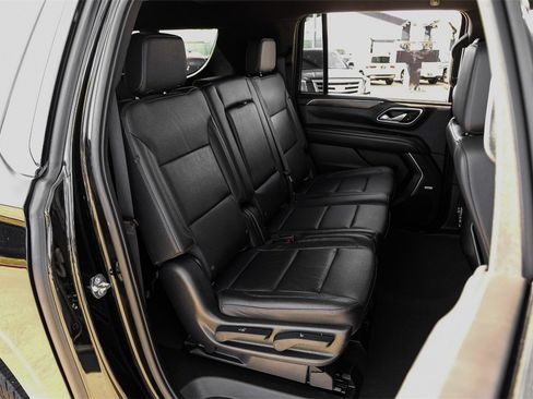 Used 2022 Chevrolet Suburban LT image 36