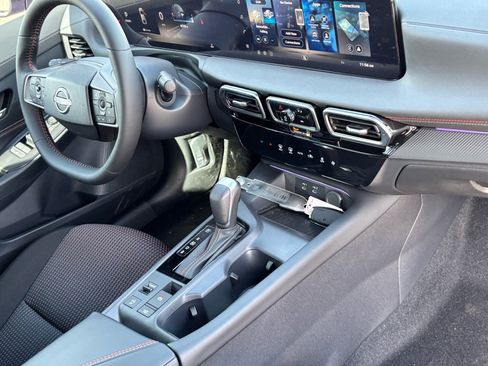 New 2026 Nissan Sentra SR w/ Floor Mat Package image 9