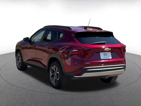 Used 2025 Chevrolet Trax LT image 11