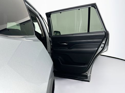 Used 2025 Toyota Grand Highlander FWD image 31