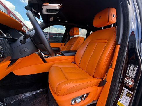 Used 2023 Rolls-Royce Cullinan Black Badge w/ Driver's Package AWD/4WD image 17