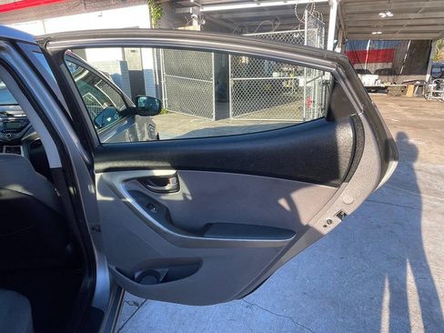 Used 2012 Hyundai Elantra GLS w/ Preferred Pkg 3 FWD image 9