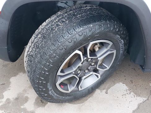 Used 2022 Jeep Grand Cherokee Trailhawk AWD/4WD image 29