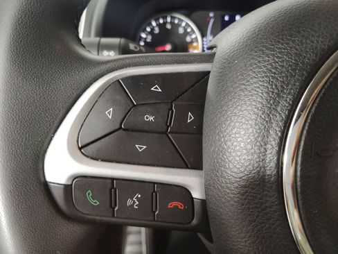 Used 2020 Jeep Renegade Latitude image 16