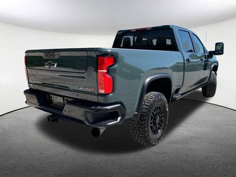 Used 2025 Chevrolet Silverado 2500 ZR2 w/ Technology Package AWD/4WD image 13