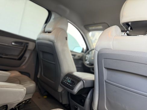 Used 2015 Chevrolet Traverse LTZ image 47