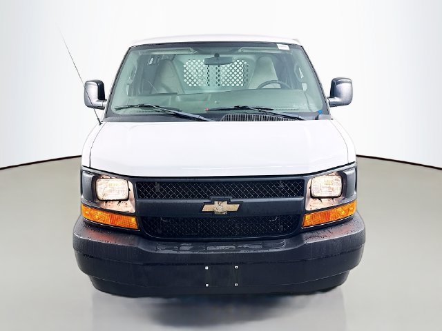Used 2017 Chevrolet Express 2500 RWD image 2