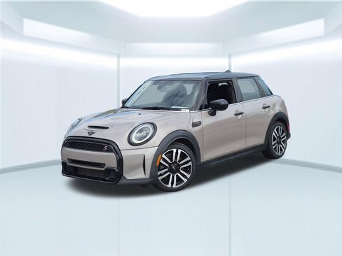 Used 2023 MINI Cooper S FWD image 1