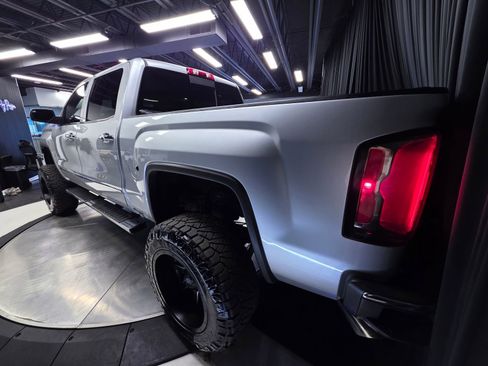 Used 2018 GMC Sierra 1500 SLT image 9