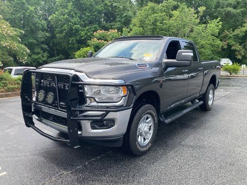Used 2024 RAM 2500 Tradesman w/ Chrome Appearance Group AWD/4WD image 2