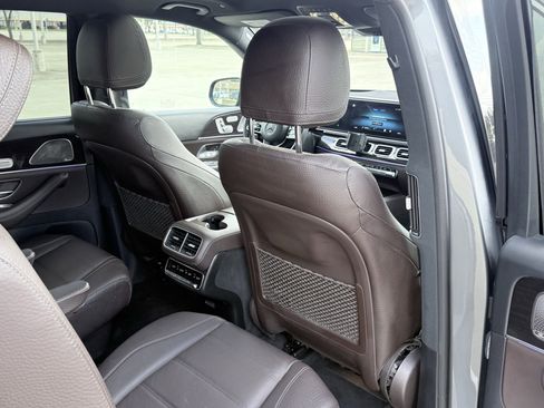 Used 2022 Mercedes-Benz GLS 450 4MATIC image 42