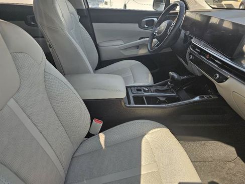 Used 2024 Kia Sorento S AWD/4WD image 8