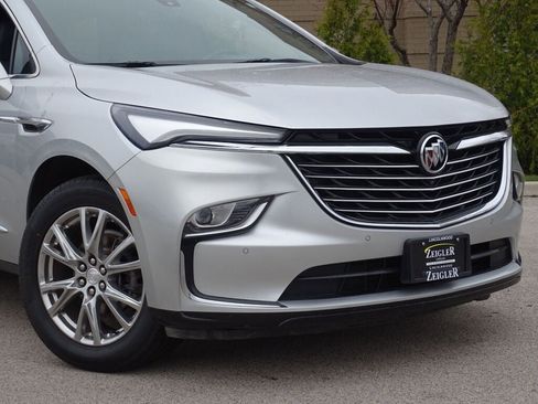 Used 2022 Buick Enclave Premium image 2