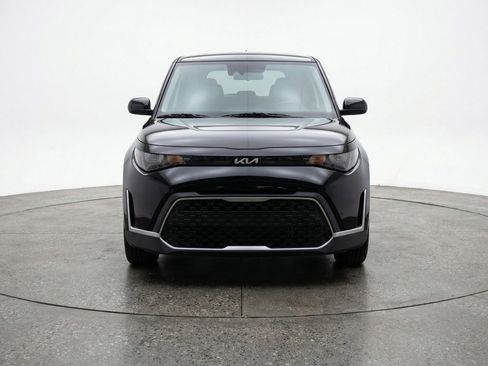 Used 2025 Kia Soul LX w/ LX Technology Package image 2