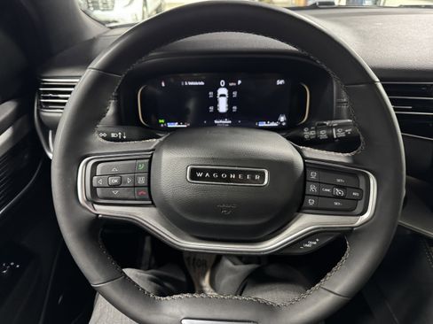 Used 2024 Jeep Wagoneer Series II image 21