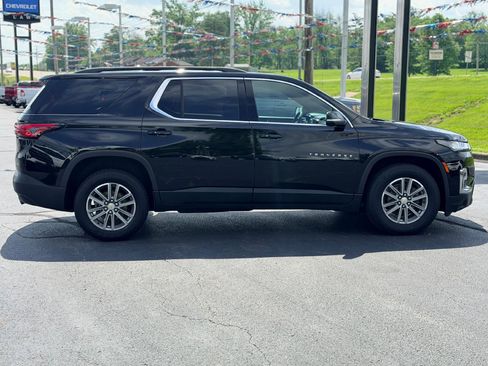 Used 2023 Chevrolet Traverse LT FWD image 4