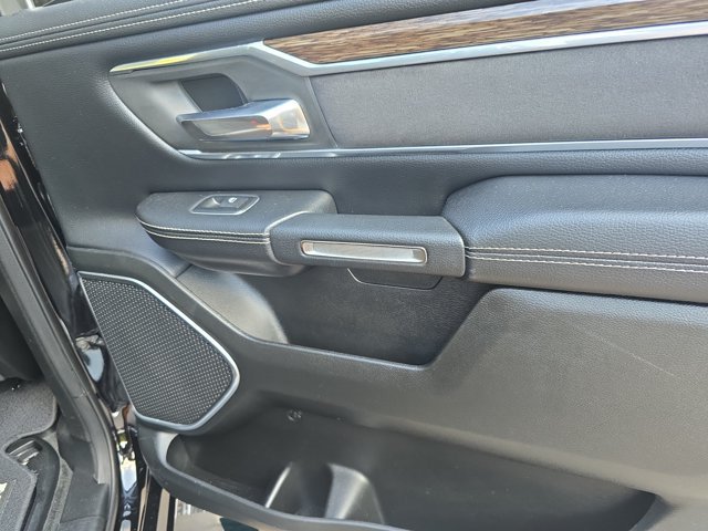 Used 2018 Chevrolet Silverado 1500 Custom w/ Custom Value Package RWD image 18