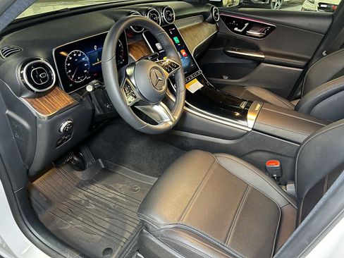 Used 2026 Mercedes-Benz GLC 300 4MATIC image 27