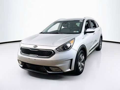 Used 2018 Kia Niro LX image 3