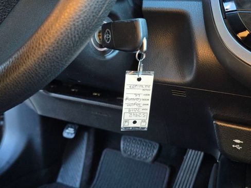 Used 2019 Toyota Camry LE image 29