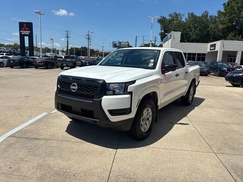 Used 2025 Nissan Frontier S RWD image 3