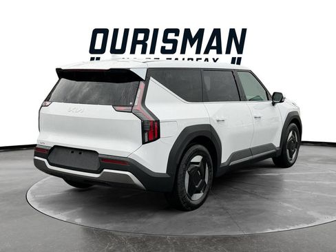 New 2026 Kia EV9 Light RWD image 4