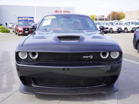 Used 2015 Dodge Challenger SRT Hellcat image 4