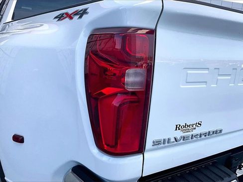 Used 2024 Chevrolet Silverado 3500 LT image 19