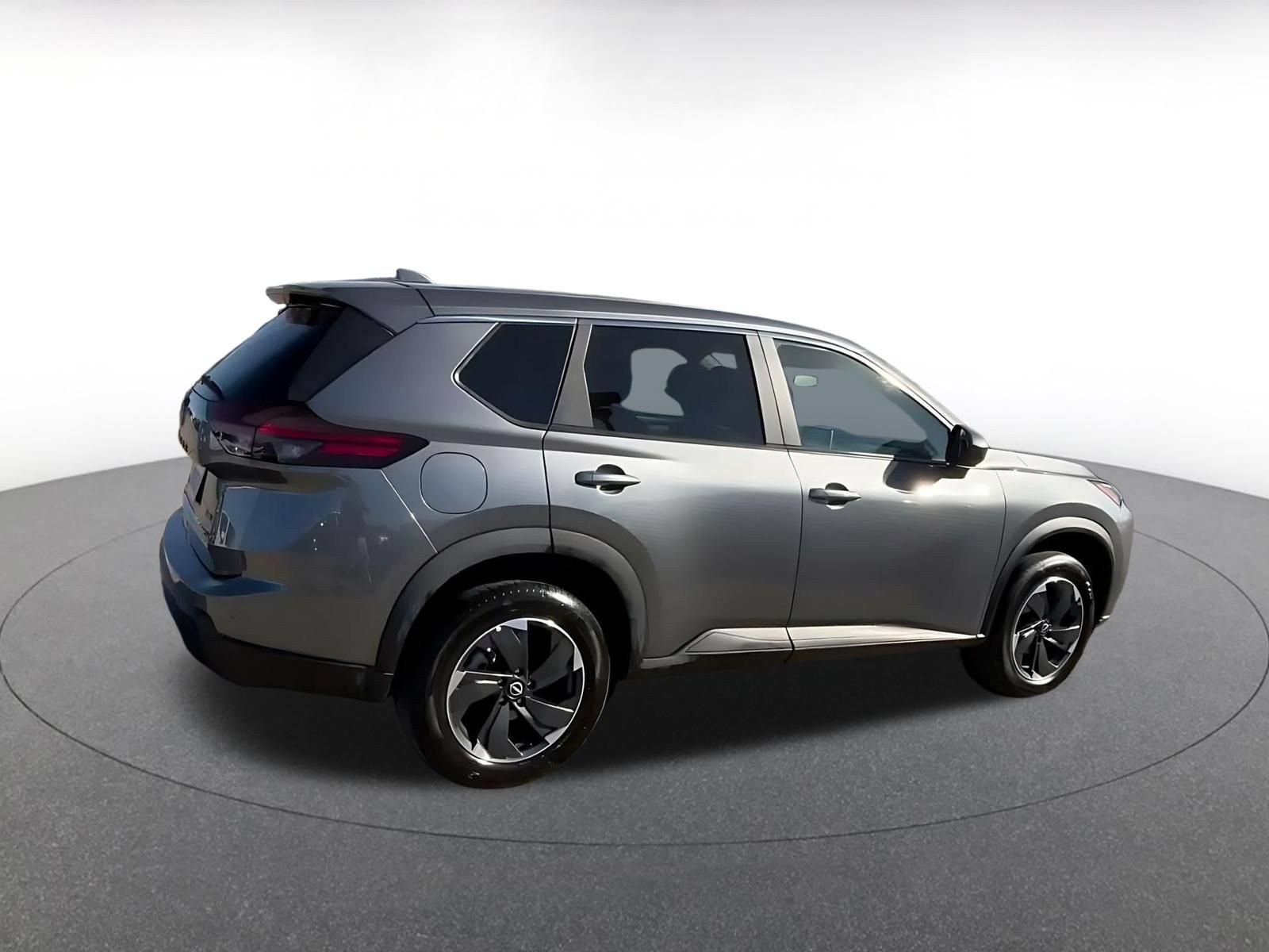 Used 2025 Nissan Rogue SV AWD/4WD image 14