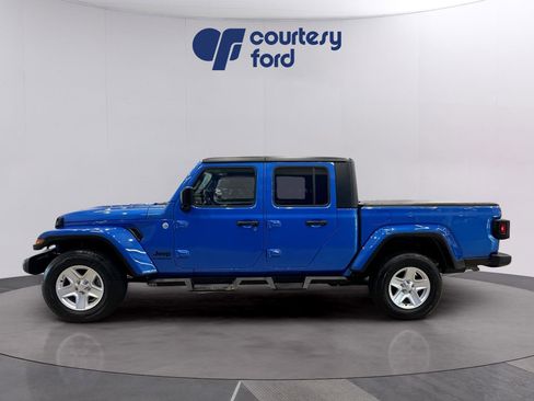 Used 2021 Jeep Gladiator Sport image 4