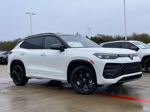 New 2026 Volkswagen Tiguan SE R-Line image 5