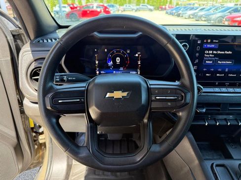 Used 2023 Chevrolet Colorado W/T RWD image 19