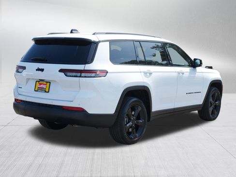 Used 2025 Jeep Grand Cherokee L Altitude AWD/4WD image 7