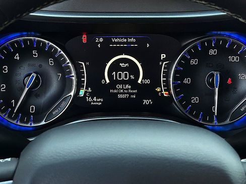 Used 2023 Chrysler Pacifica Touring-L FWD image 12
