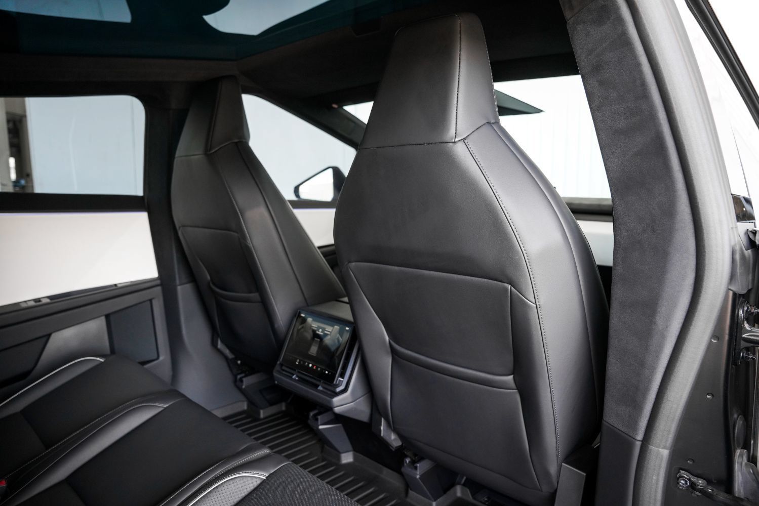 Used 2024 Tesla Cybertruck Cyberbeast AWD/4WD image 39