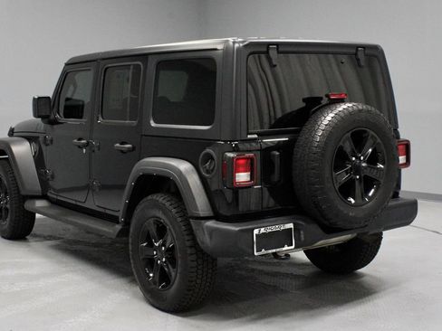 Used 2022 Jeep Wrangler Unlimited Sport AWD/4WD image 9