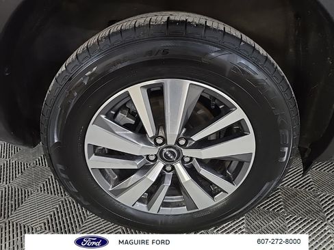 Used 2023 Nissan Pathfinder SL w/ Lighting Package (N92) AWD/4WD image 16