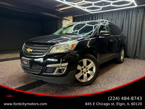 Used 2017 Chevrolet Traverse LT w/ Style and Technology Package FWD image 1