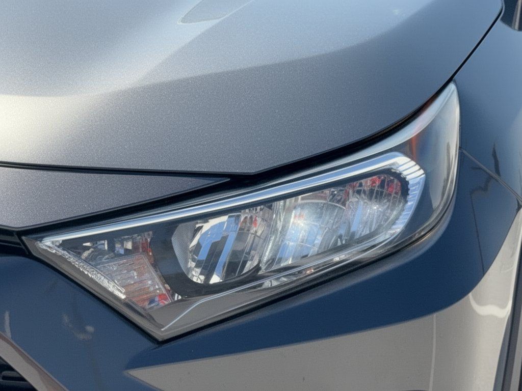 Used 2021 Toyota RAV4 XLE FWD image 12
