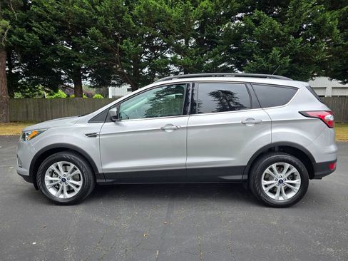 Used 2018 Ford Escape SEL AWD/4WD image 3