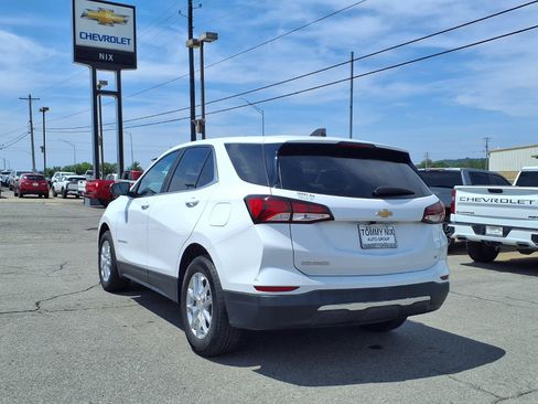 Used 2022 Chevrolet Equinox LT FWD image 2