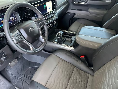 Used 2025 Chevrolet Silverado 1500 ZR2 w/ Technology Package image 10