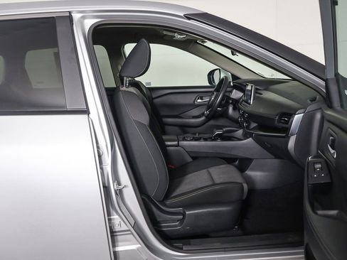 Used 2024 Nissan Rogue SV image 27