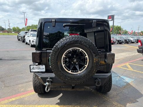 Used 2014 Jeep Wrangler Unlimited Rubicon w/ Connectivity Group AWD/4WD image 10