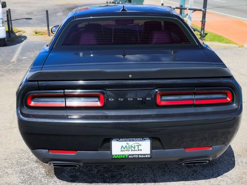 Used 2015 Dodge Challenger R/T Scat Pack w/ Scat Pack Appearance Package image 14