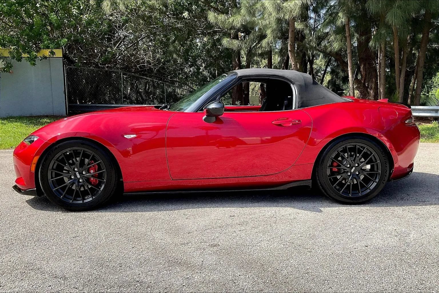Used 2016 MAZDA MX-5 Miata Club w/ Brembo/BBS Package RWD image 35