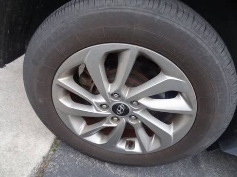 Used 2017 Hyundai Tucson SE image 19