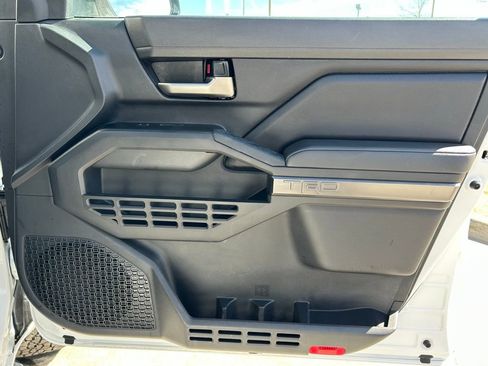 Used 2025 Toyota Tacoma TRD Off-Road image 29